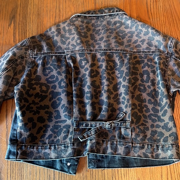 Woman’s black denim jacket with cheetah on the back - Picture 5 of 7
